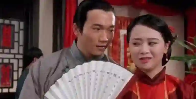 网上唯一不招人烦的“卖惨”，是这娱乐圈女神退圈摆摊