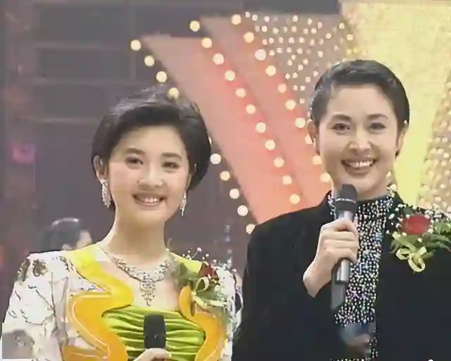 从倪萍接班人到被央视除名，用孩子“逼走”原配，20年了她幸福吗