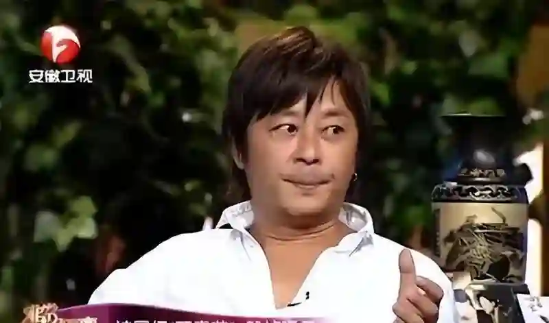 王杰是谁毒哑的？24年后王晶讲述“真相”，谢贤为此曾背黑锅多年