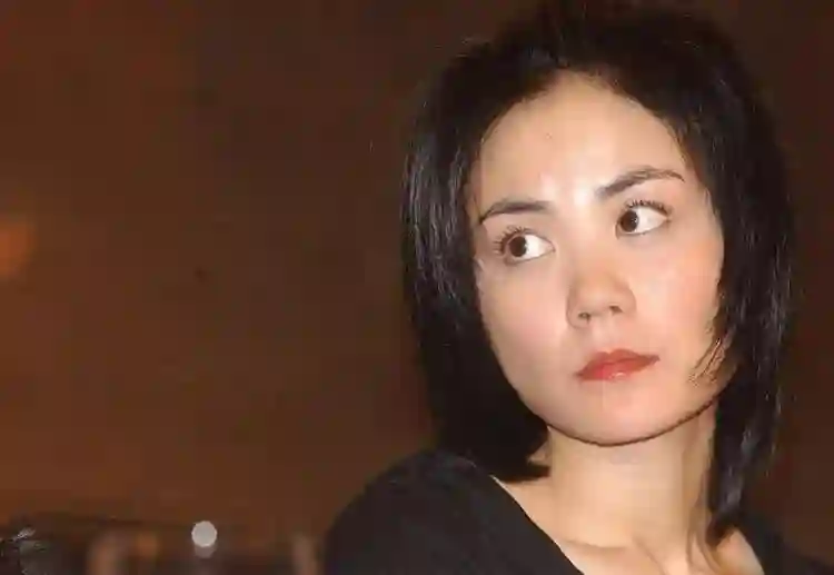 12年后，再看李亚鹏现任妻子海哈金喜，才懂她和王菲谁更“精明”