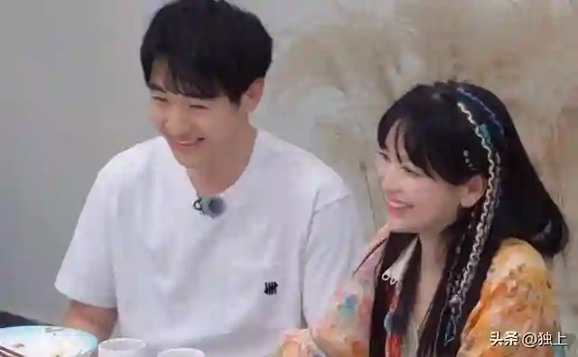 朱丹讲：姐姐搂弟弟像妈妈抱儿子，有谁注意何猷君？不留一点情面