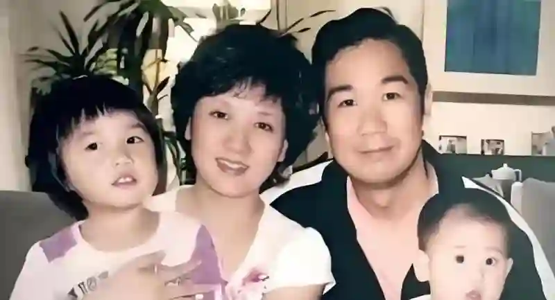 邓婕现状：离婚协议成她心中痛楚，继子不成器，养女愈发似丈夫