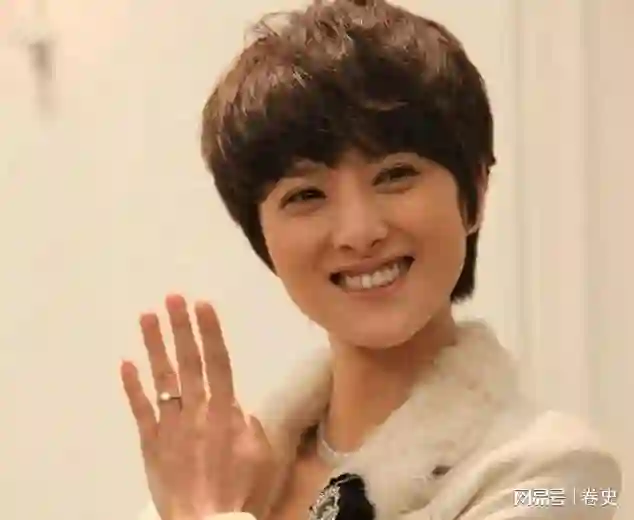 她错过靳东，转身嫁给父亲看中的女婿，如今45岁被婆家宠成公主！
