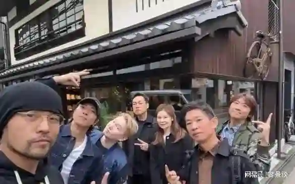 46岁周杰伦近况曝光，脸部憔悴走路需要人扶，刘畊宏的话应验了