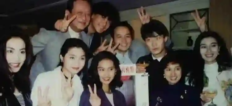 56岁王菲素颜近照被曝光后，大家才终于明白，谢霆锋眼光有多好