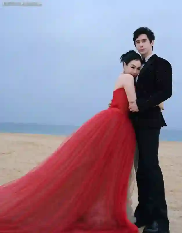 钟丽缇张伦硕十年“姐弟恋”甜蜜，婚姻保鲜的终极密码在哪里？