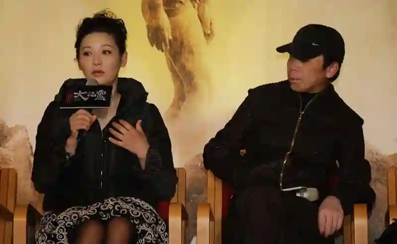 徐帆对冯小刚的“隐忍”，扯下了多少娱乐圈夫妻的“遮羞布”