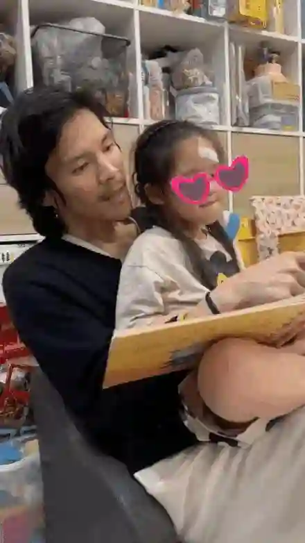 向佐天都塌了，<em>六一</em>晒亲子日常把女儿样貌曝光，实在太漂亮了