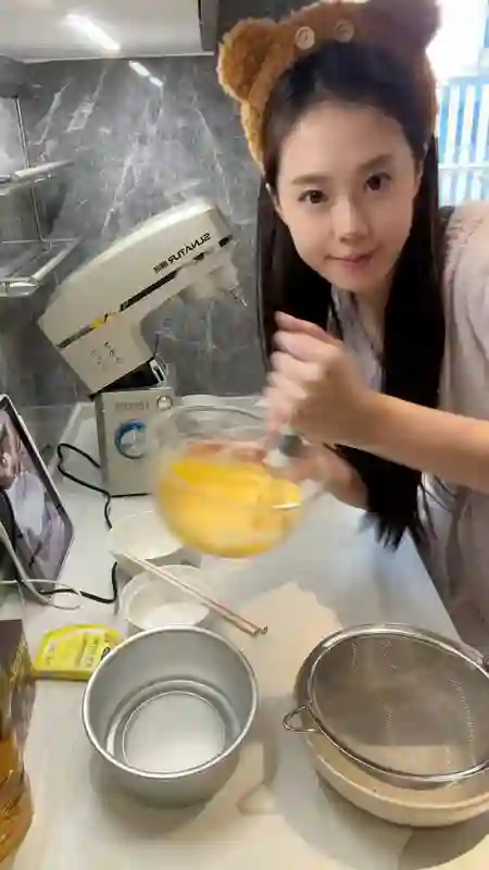 被骂了两年，他俩要结婚了？