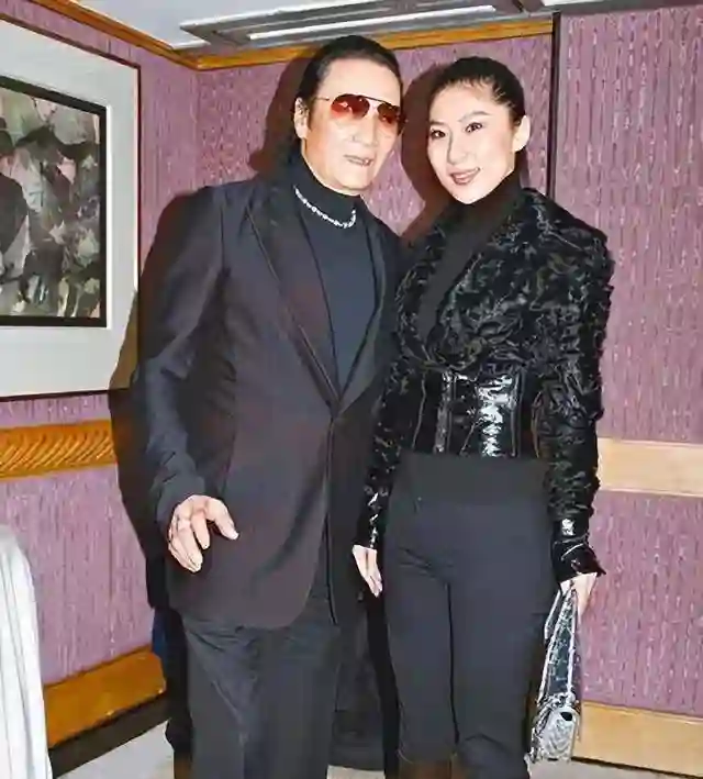 和谢贤相处12年，用青春换来2000万，如今32岁的她，过的怎么样？