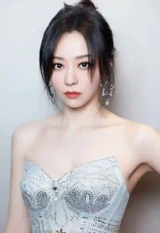 张靓颖回应脚踝受伤：预计几天就能恢复