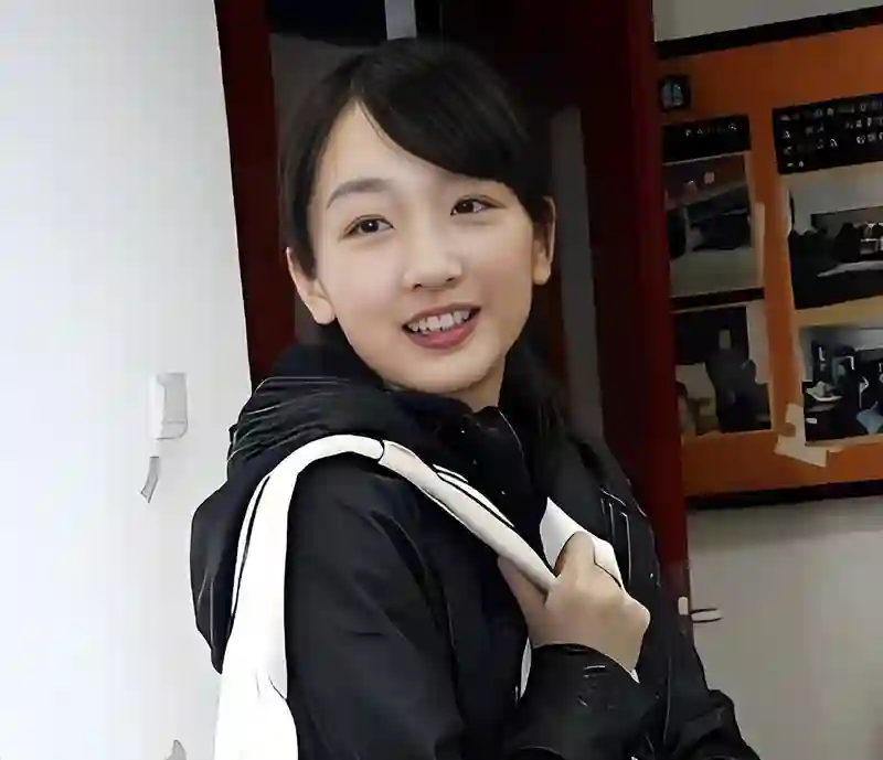 医美做得也太夸张了！以前极具辨识度的周冬雨，如今变成这样了
