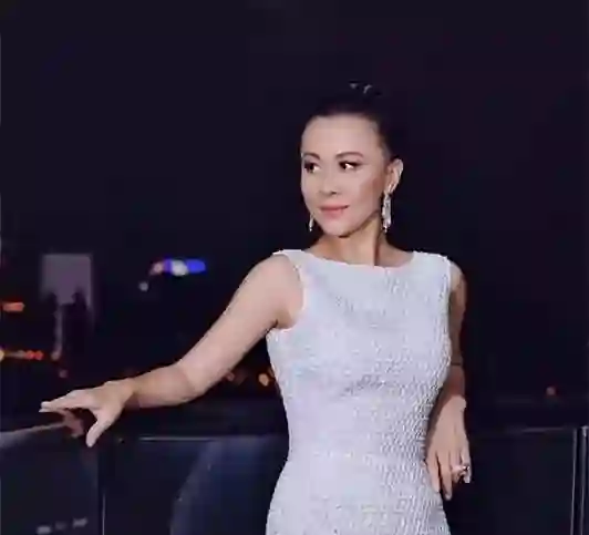 关之琳与刘嘉玲5次“宫斗”，叱咤情场30年，关之琳“输了”
