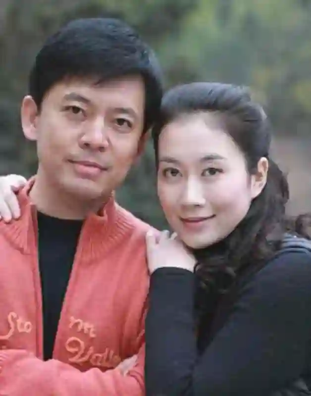 演员何政军：我这辈子最正确的决定，就是娶了个平凡的妻子