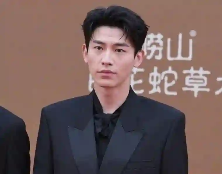 华表奖众明星生图太真实！集体浮肿馒化，状态不佳