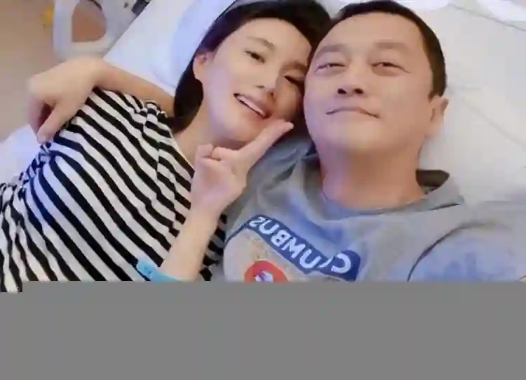王菲当年的白眼，早就提醒海哈金喜了，但她偏偏不撞南墙不回头！