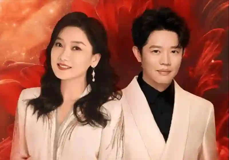 普思传奇玲花在演唱会上深鞠躬道歉，无一人退票，曾毅偷偷抹眼泪