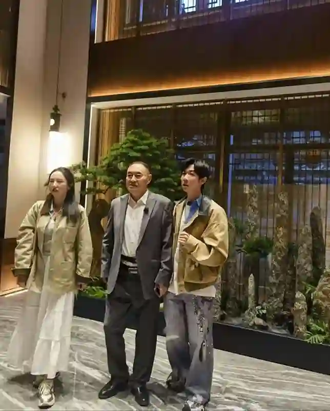 董璇二婚对象疑似演员张维伊 婚宴照曝光