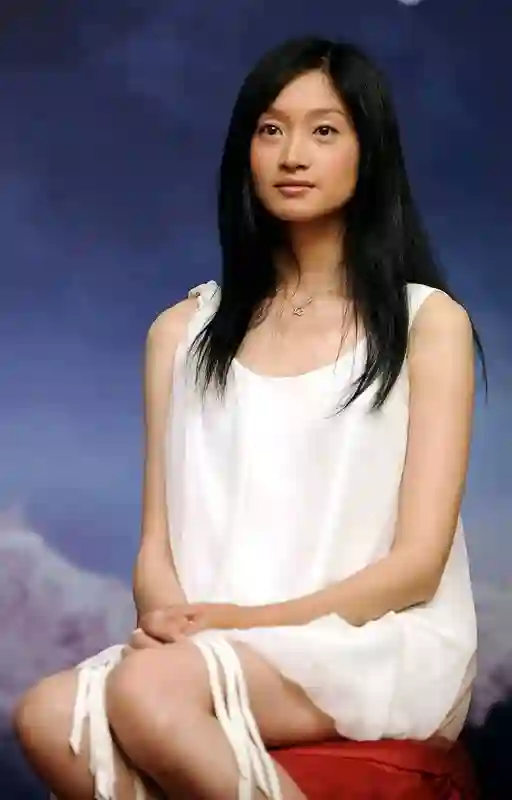 沈佳妮年轻时究竟有多美，能让朱亚文一眼就沦陷
