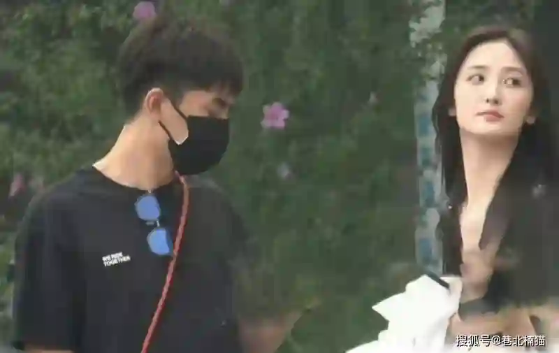 林更新和史芮伊疑似同居被拍到，25岁校花难道真赢了赵丽颖？