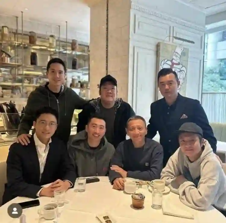 天哪！和现在的王祖贤比，谢玲玲完胜！没想到霍启山也是伴郎！