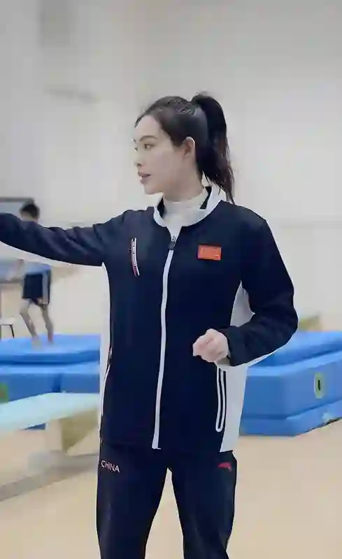 吴敏霞40岁状态惊艳！曾经的跳水女王，如今家庭事业双丰收