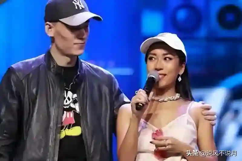哭穷炫富，“知三当三”，装了10年的吉克隽逸，还是“自食恶果”