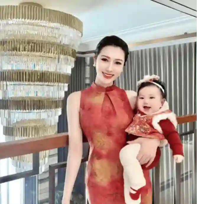 舅舅陈佩斯，外公影帝，爸爸国家一级演员，她却甘愿做网红，拒绝成明星