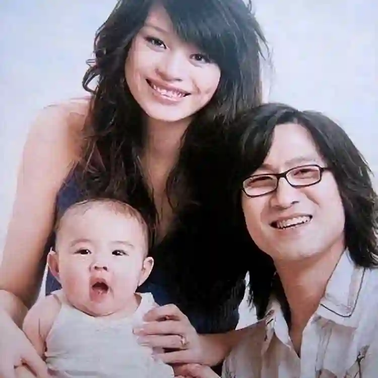 离婚两年，汪峰用求婚规格给宁静庆生，彻底撕碎章子怡最后的体面