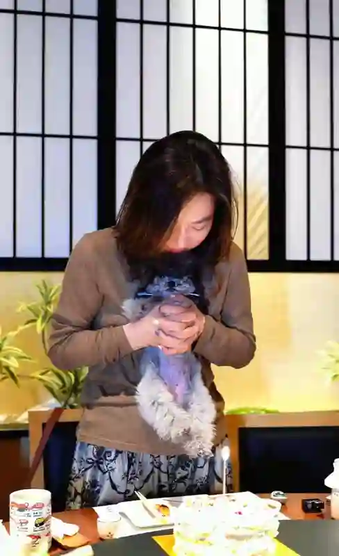 面相全变了！再看62岁李玲玉和61岁傅艺伟，才明白两人差别在哪