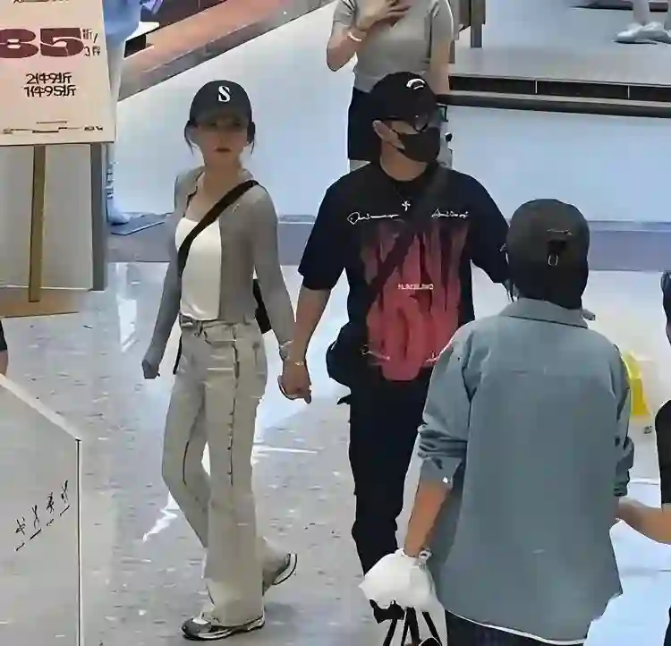 宁静回应“牵手门”，一句话揭露汪峰处境，终于替章子怡扳回一局