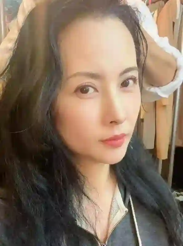 与田亮离婚后，独自抚养儿子，如今迎来新生涯