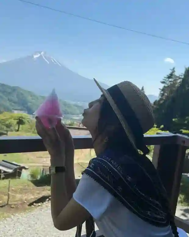 回忆杀来袭！SHE久违重聚为Ella庆生 二十余年情谊不变