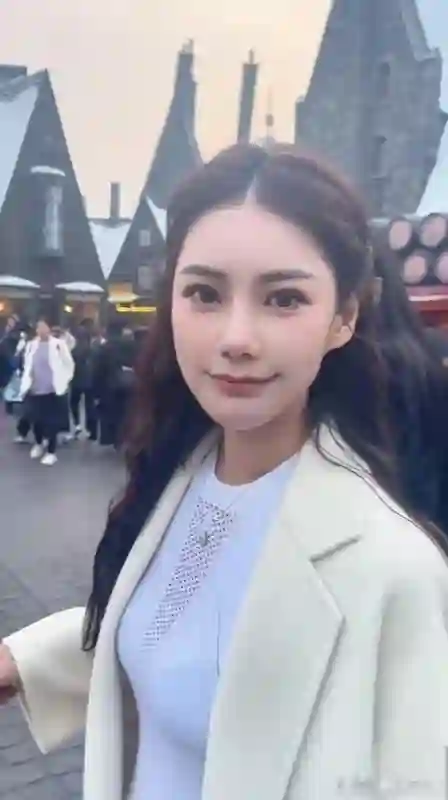 离开了奇奇怪怪的美颜,马<em>筱梅</em>漂亮得像洋娃娃