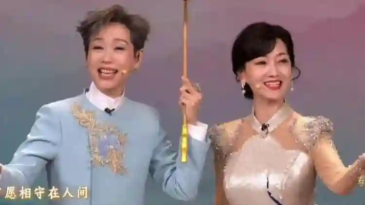 叶童退出，撕开2人的真实关系，赵雅芝略显尴尬，苏州站成绝响