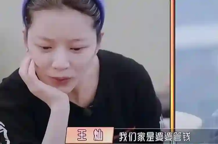 结婚4年，杜淳妻子和婆婆仍有矛盾，感叹：赚来的20%钱上交婆婆
