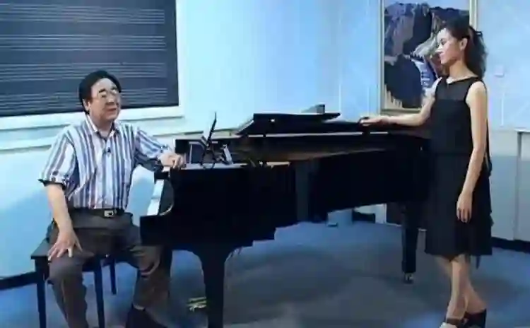 没想到，“销声匿迹”11年，与丈夫相约丁克的宋祖英已成人生赢家