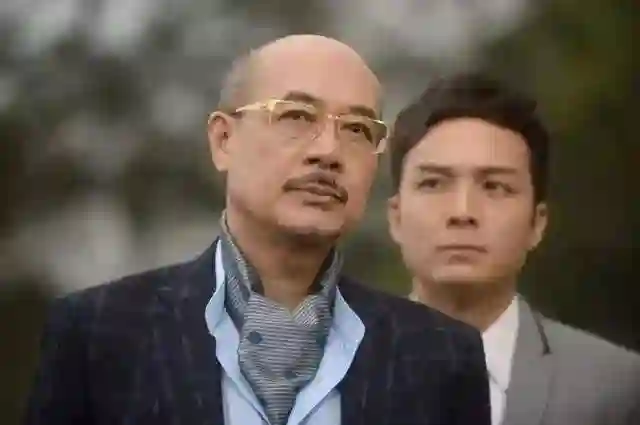 TVB老戏骨续约后获公司安排连拍两剧，曾三度被挖角，誓死效忠TVB不离巢