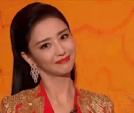 娱乐圈名利场，佟丽娅被传落魄站台，陈思诚携新欢阮巨翻身：前任与现任的逆袭大戏