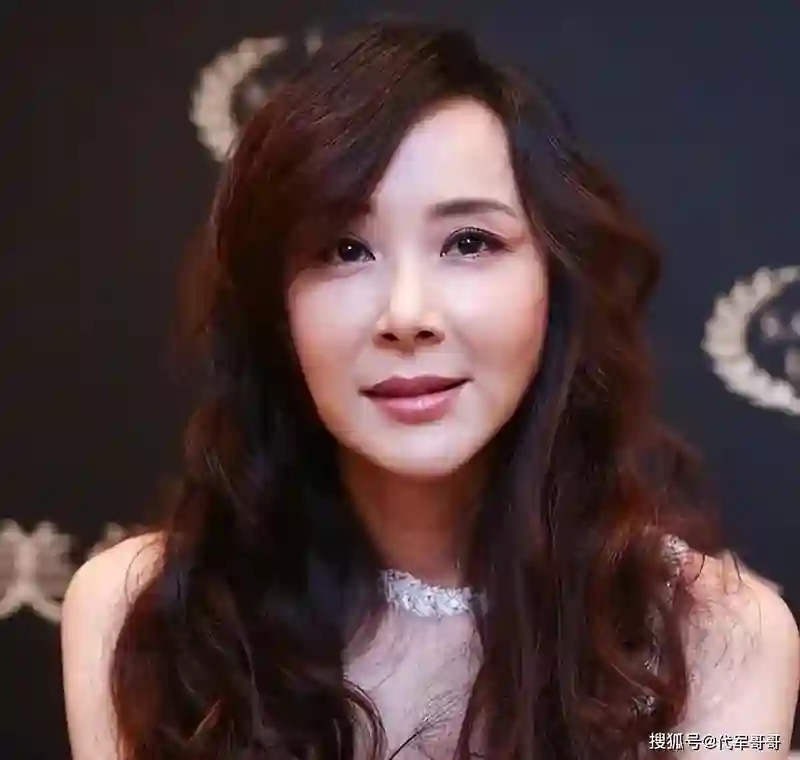 盘点年过40岁就断崖式衰老的8位女明星，看看都有谁？