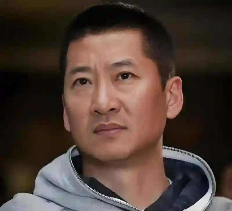 周杰重返桃花坞，与李雪琴汪苏泷热情相拥，旗下农业企业多元产品