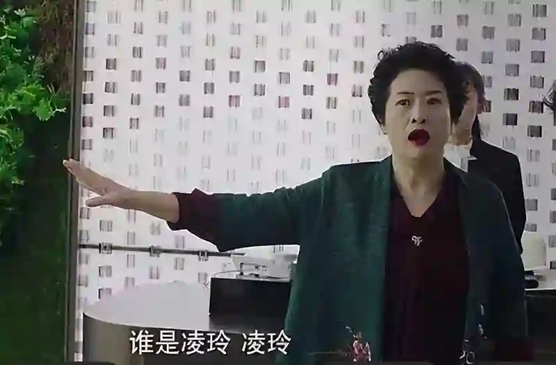 演员许娣：长相端庄秀丽，与丈夫恩爱43载，儿子儿媳都是圈内人