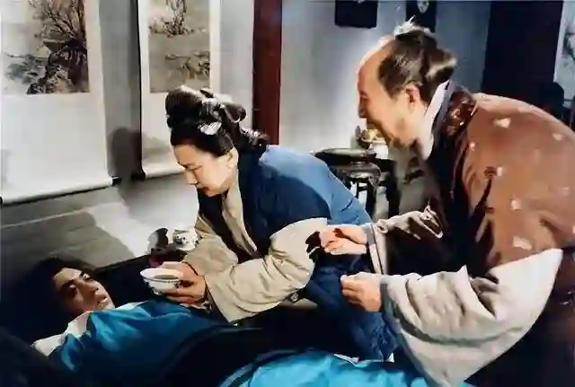 他入戏太深自诩是贾宝玉，追求陈晓旭被拒，32岁酗酒暴病永远离开