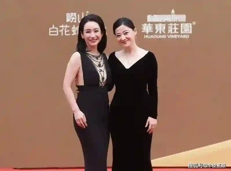 妈呀，华表奖红毯女星生图太真实，一个个像是吃了防腐剂似的