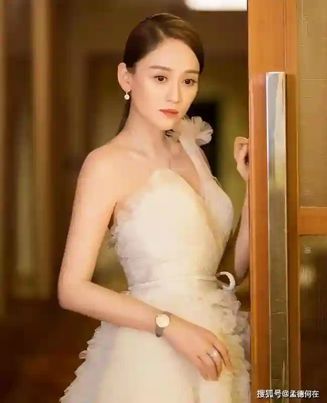这也太馋人了！陈乔恩，这身材着实窈窕啊！