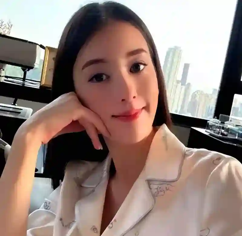方媛睡衣照显嫩如18岁，烧烤手艺惊呆网友，郭富城娶到宝了