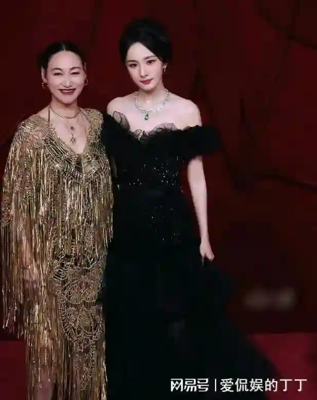 上海芭莎生图太真实，林志玲皮包骨，宋佳嫩了，被压轴的杨幂抢镜