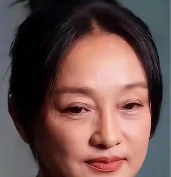 无滤镜大变样，许晴满脸沟壑，海清头发不多，谢霆锋像个小老头