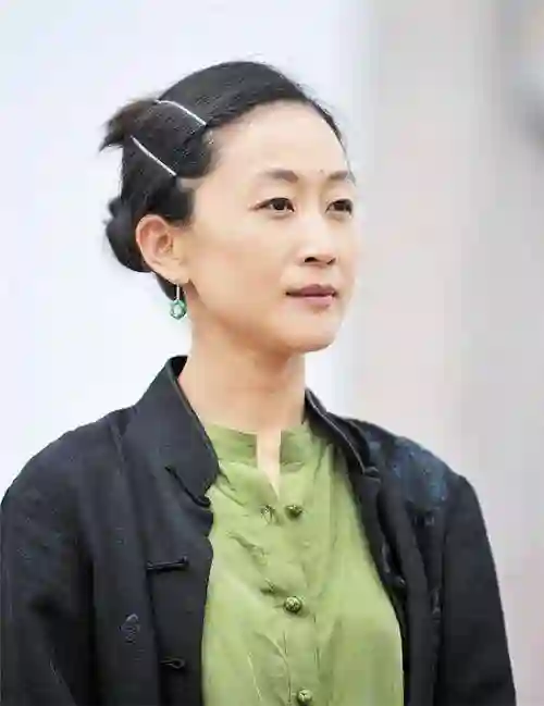 演员陈瑾：每天只吃一个桃，立志不婚不育，如今61岁开始害怕死亡