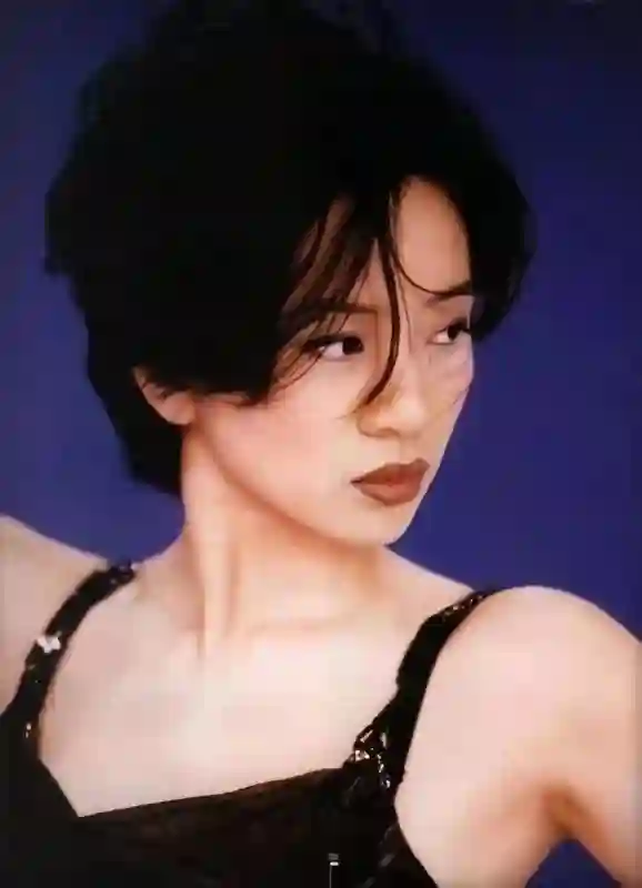 林青霞和10位女星的25张合照，看完了，才明白绝色与漂亮的差异